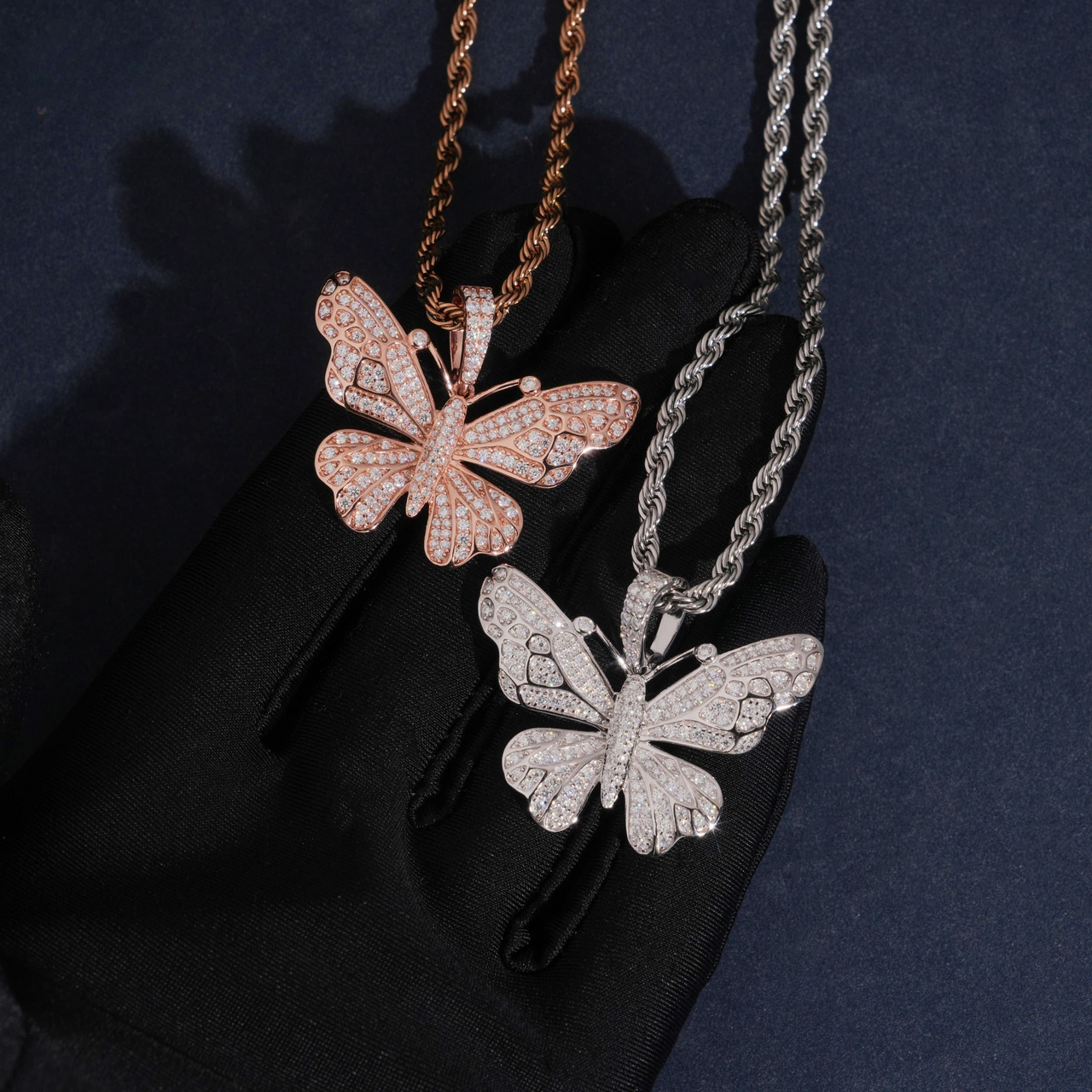 Colgante de mariposa con diamante de laboratorio – Oro de 14k