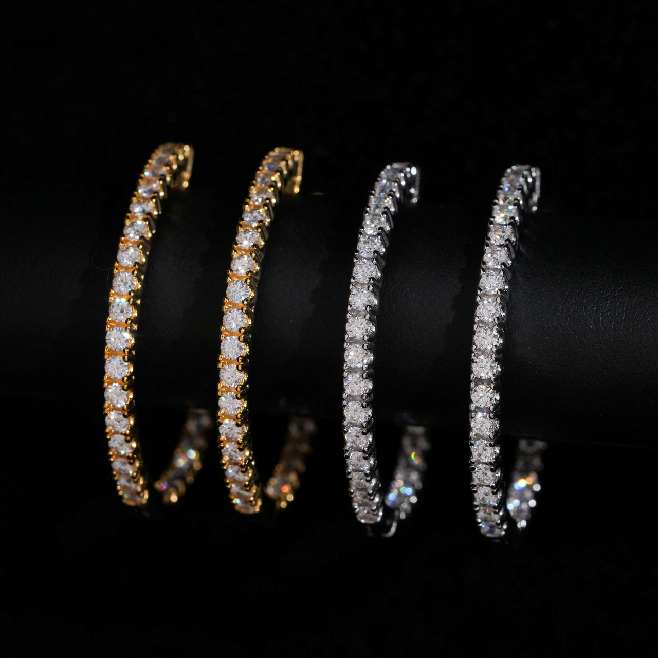 Pendientes de aro tipo Pavé de 2 mm con diamantes de laboratorio – Oro de 14k