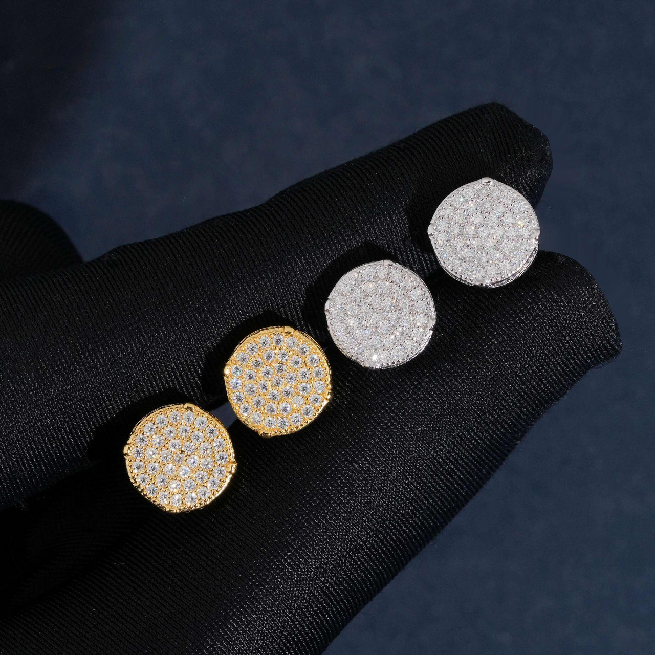 Pendientes de botón redondos de diamante cultivado en laboratorio – Oro de 14k