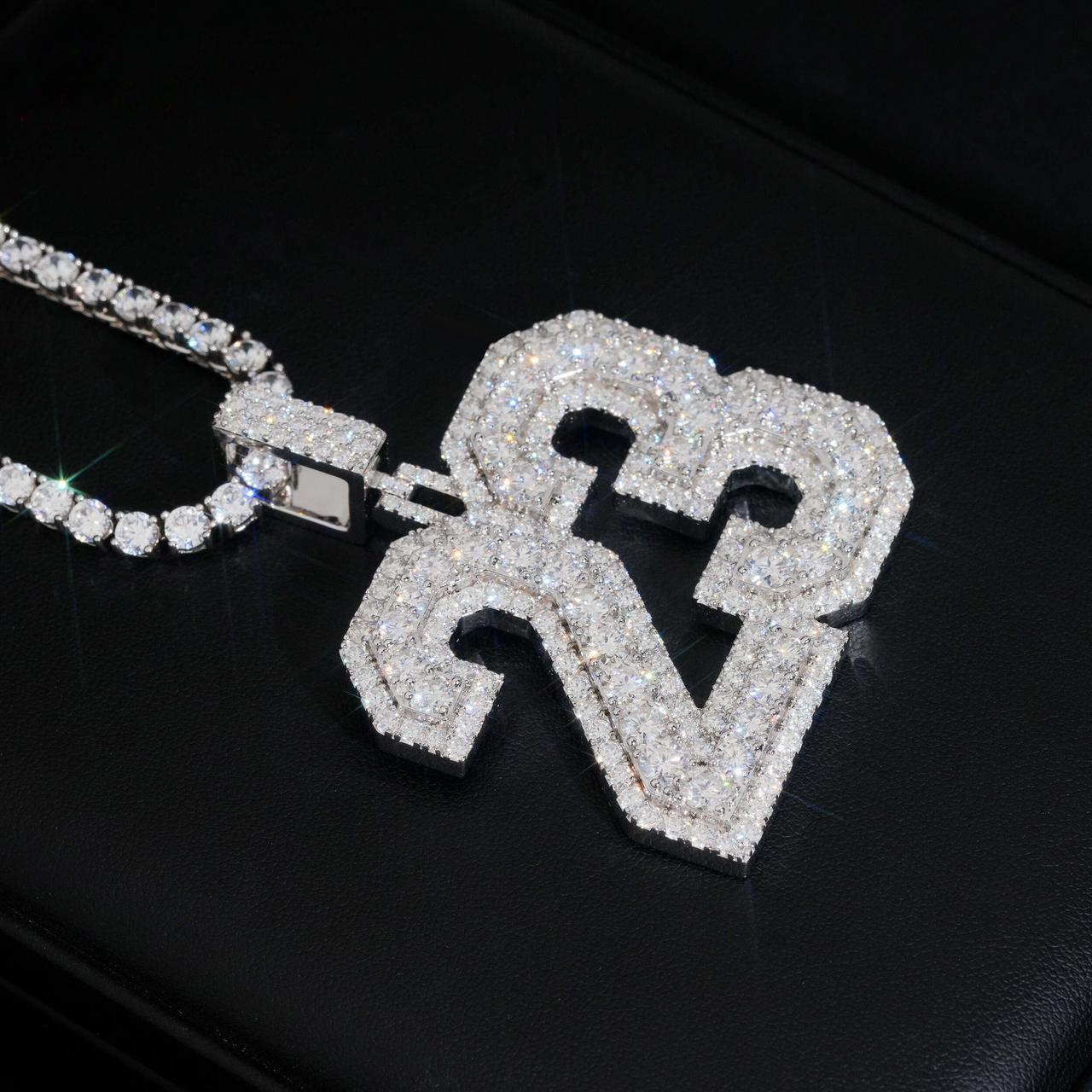 Colgante Sólido Número 23 Personalizado Diamante de Laboratorio – Oro de 14k