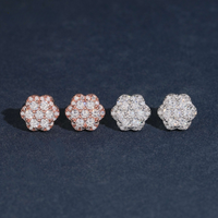 Pendientes de botón con pavé de flores de diamantes cultivados – Oro de 14k