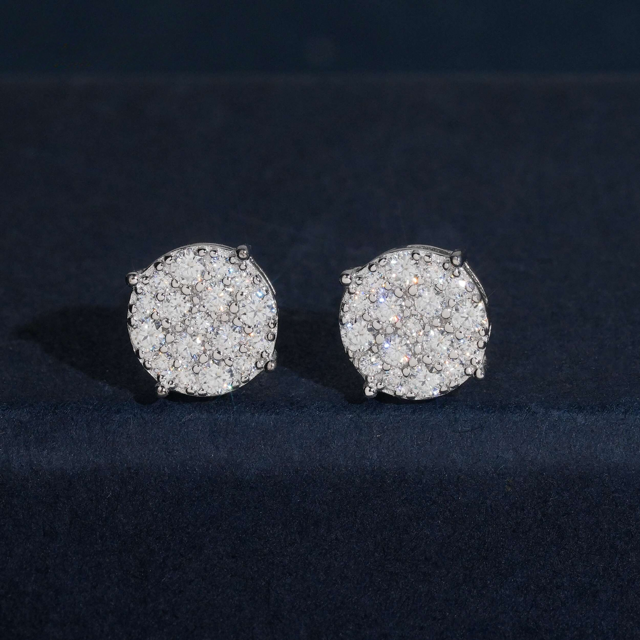 Pendientes de botón redondos de diamante cultivado en laboratorio – Oro de 14k
