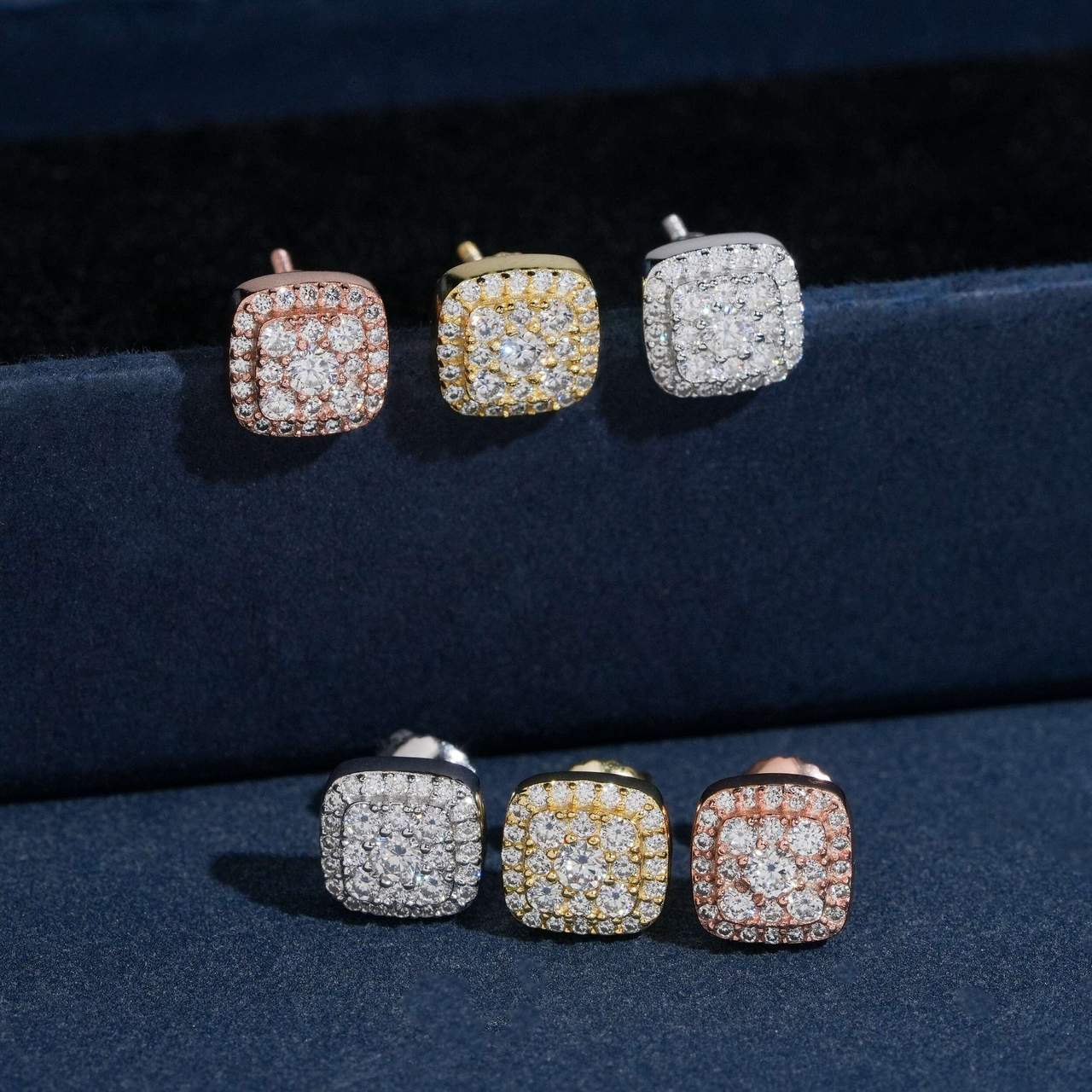 Pendientes de botón cuadrados con diamantes de laboratorio en oro de 14k