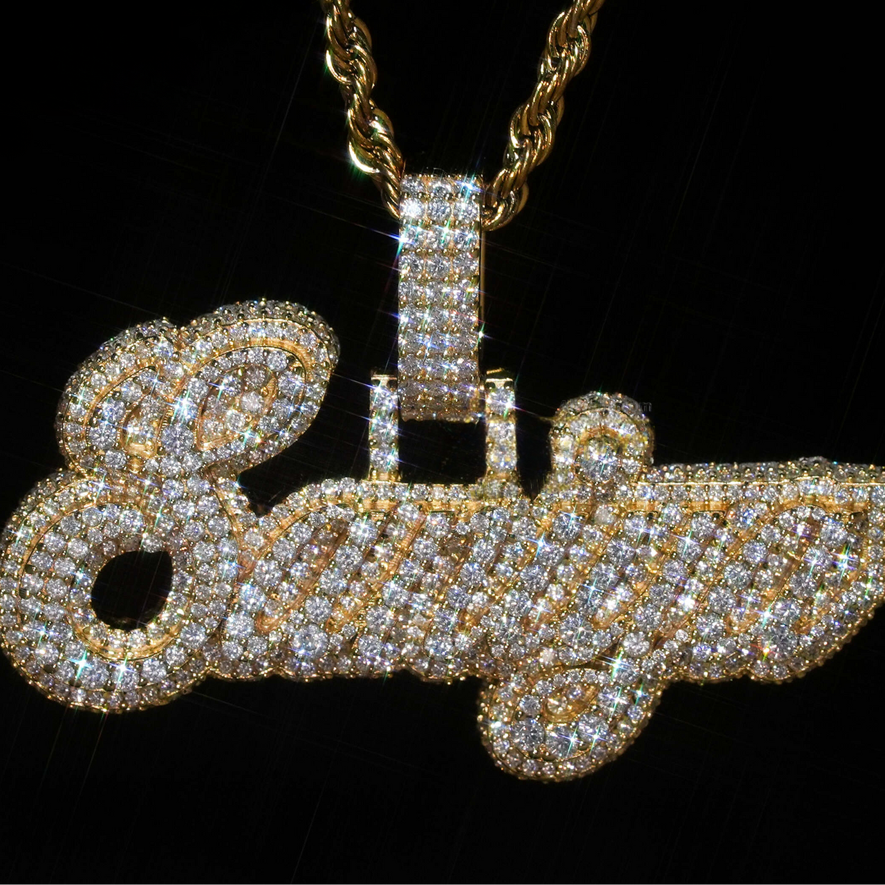 Colgante con nombre personalizado con diamante cultivado en laboratorio – Oro de 14k