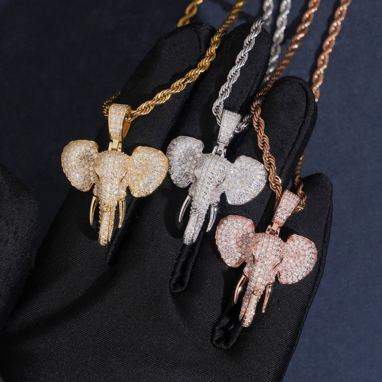 Dije de cabeza de elefante con diamante de laboratorio – Oro de 14k