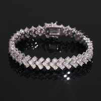 Pulsera de diamantes de laboratorio Triple Stone Tennis – Oro de 14k