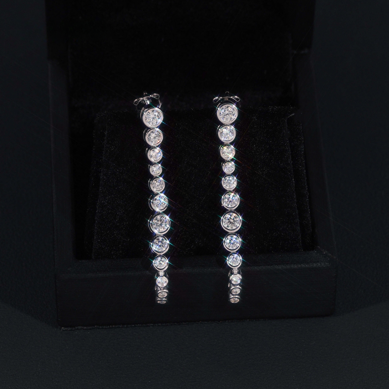 Aretes largos pavé con diamantes de laboratorio – Oro de 14k
