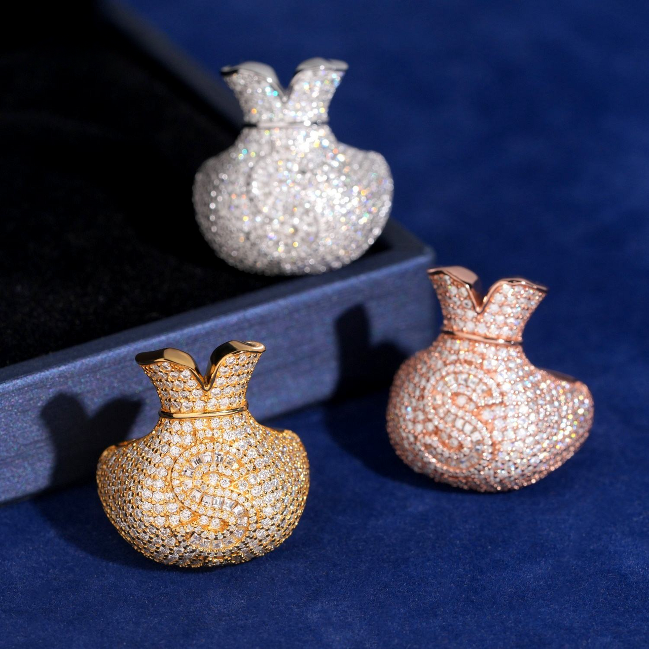 Anillo con el signo del dólar y diamantes de laboratorio pavé de oro de 14k – Bolsa de dinero
