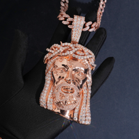 Colgante Jesús de Oro 14k con Diamantes de Laboratorio Pesado