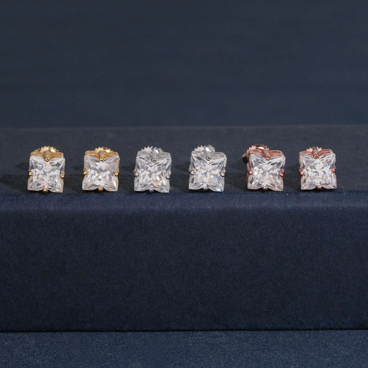 Pendientes de botón con corte princesa, diamante de laboratorio – Oro de 14k