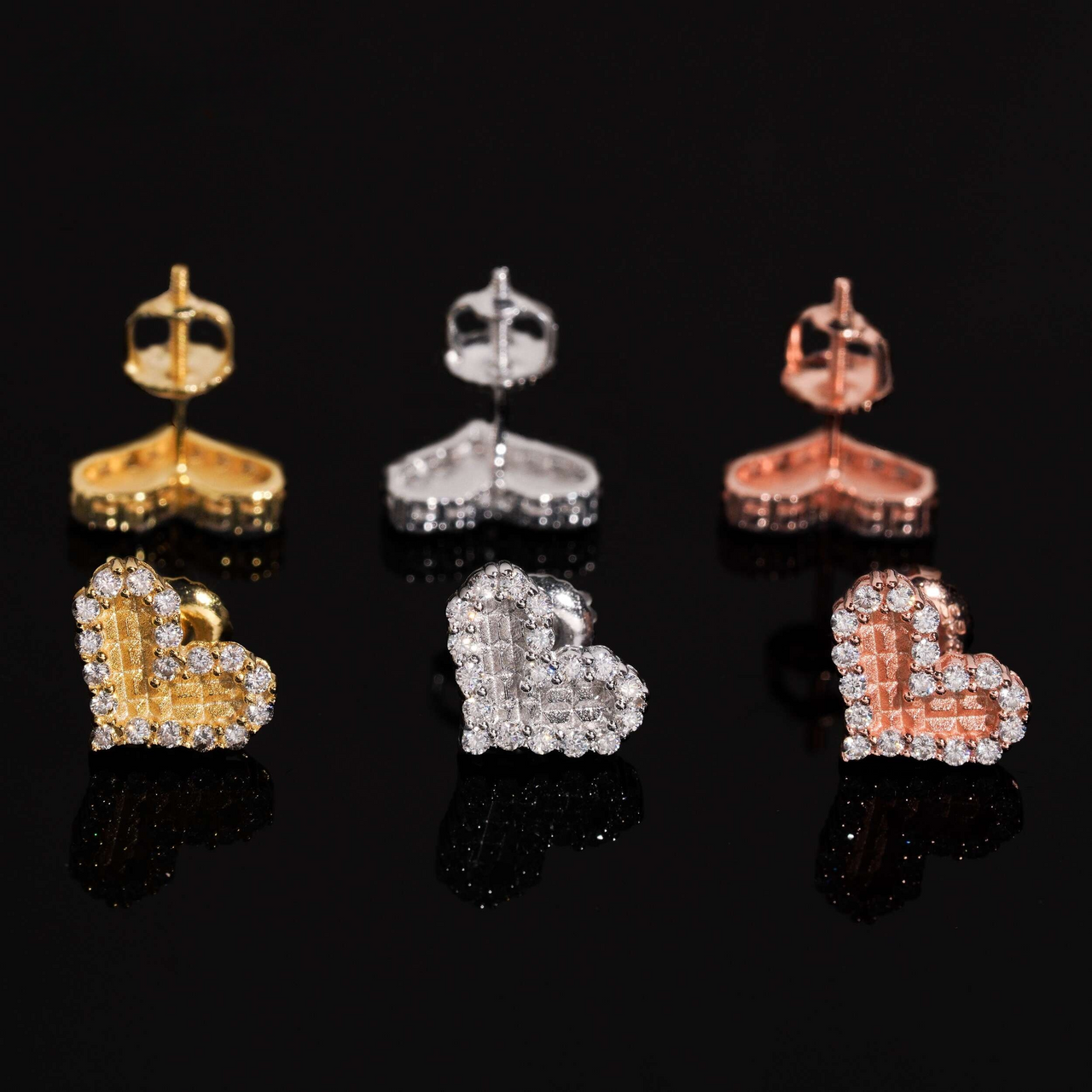 Pendientes de botón con diamante de talla corazón de laboratorio – Oro de 14k