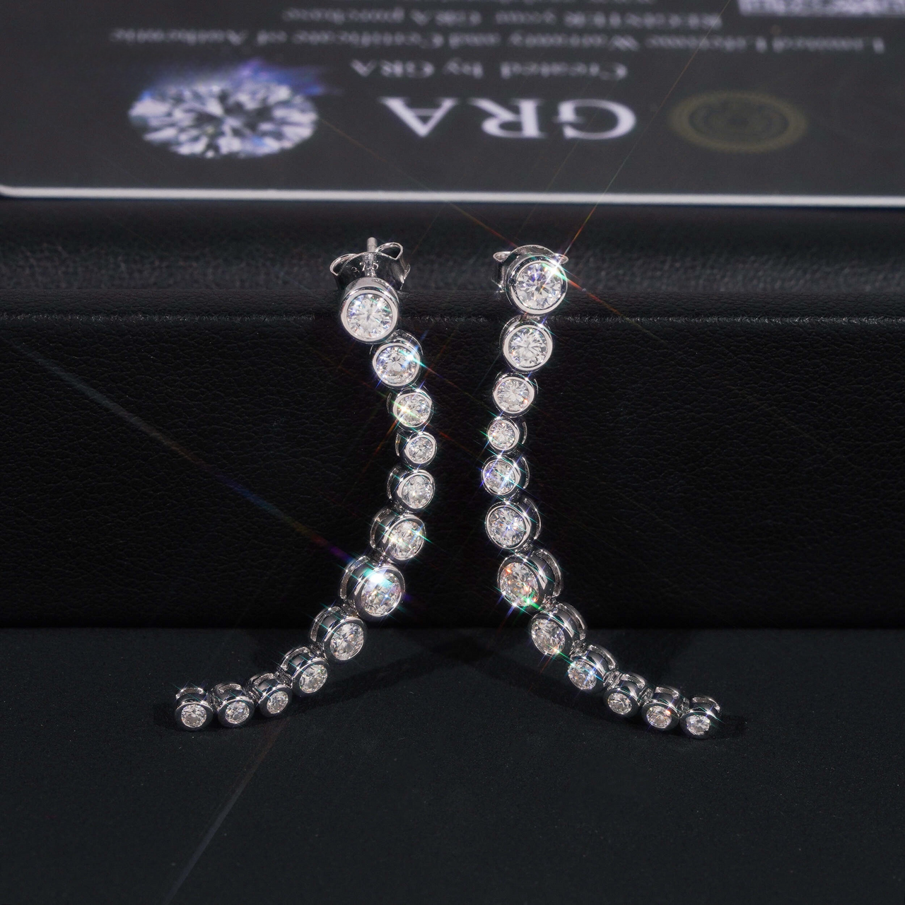 Aretes largos pavé con diamantes de laboratorio – Oro de 14k