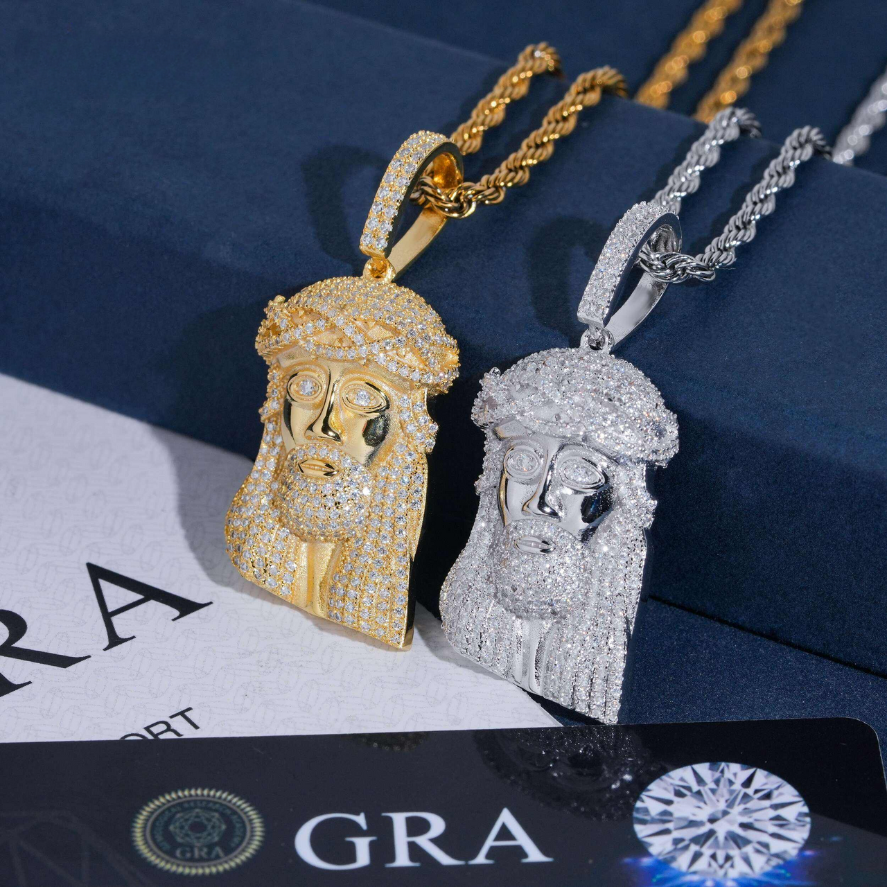 Colgante Jesús Diamante de Laboratorio – Oro de 14k