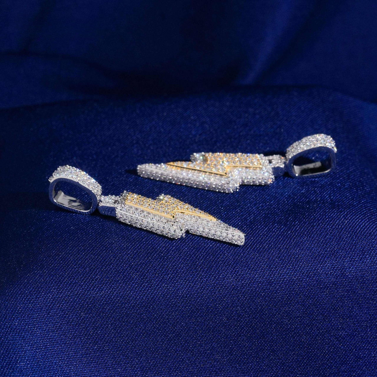 Colgante Rayo con Diamante Creado en Laboratorio – Oro de 14k