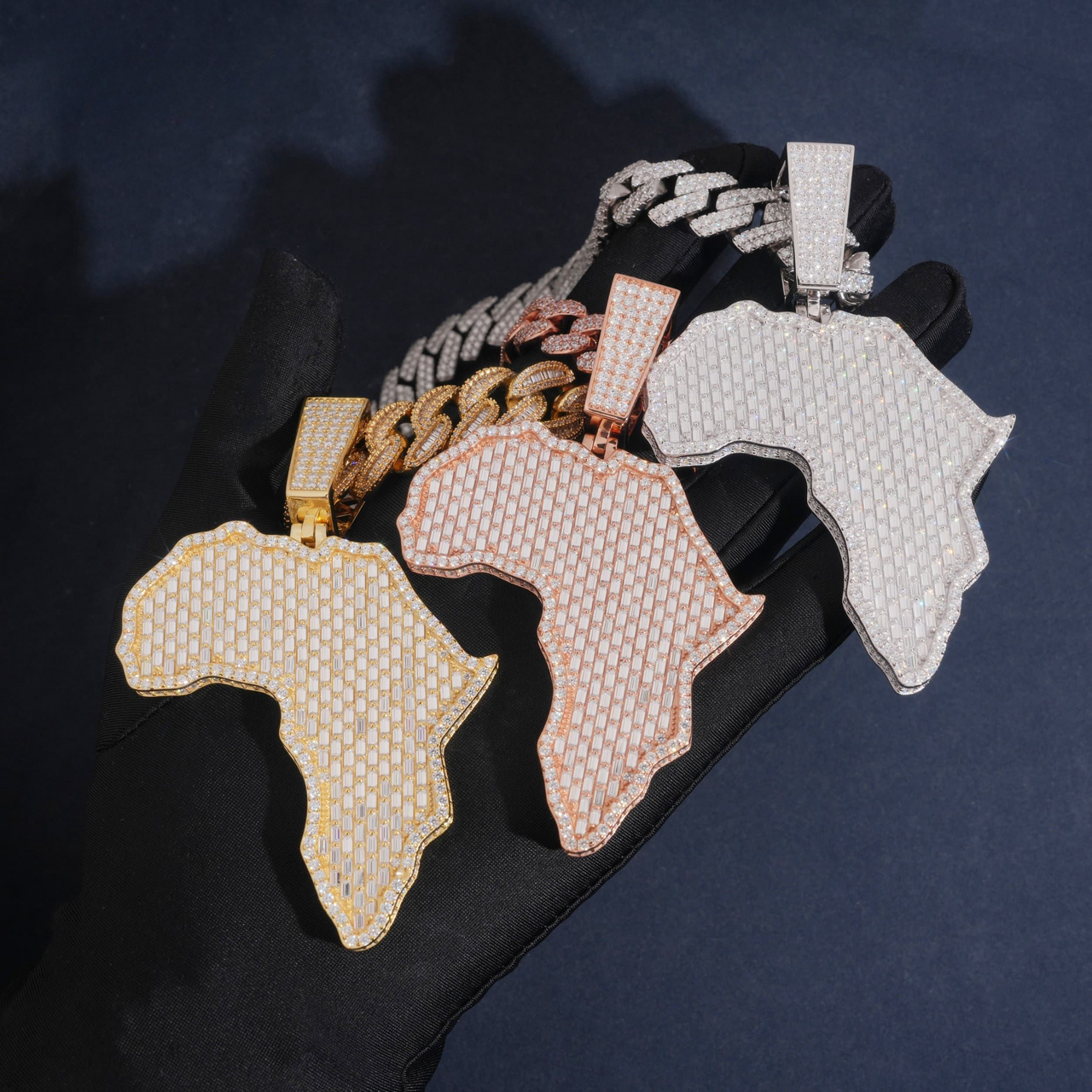 Colgante Mapa de África Diamante de Laboratorio – Oro de 14k