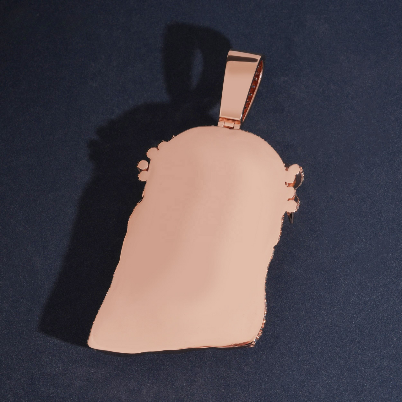 Colgante Jesús de Oro 14k con Diamantes de Laboratorio Pesado