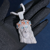 Pieza de Jesús trébol multicolor con diamantes de laboratorio – Oro de 14k