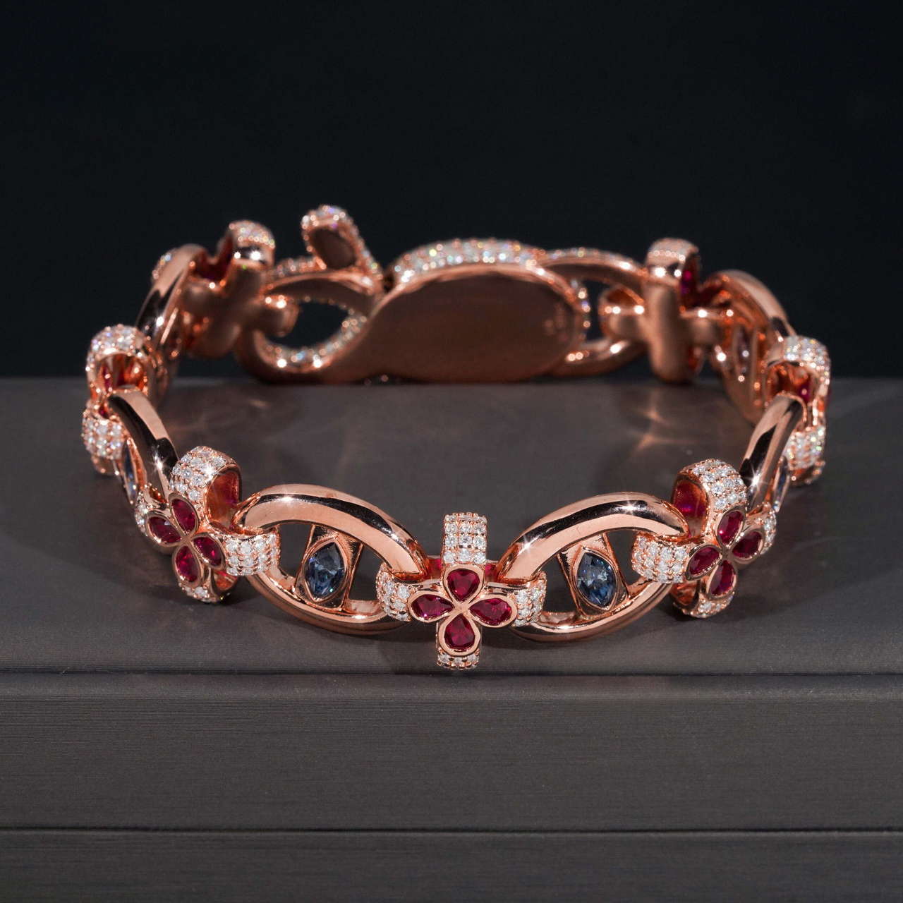 Brazalete con Diamantes de Laboratorio en Forma de Flor Multicolor Infinita – Oro de 14k