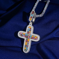 Colgante de cruz multicolor con diamantes cultivados en laboratorio - Oro de 14k