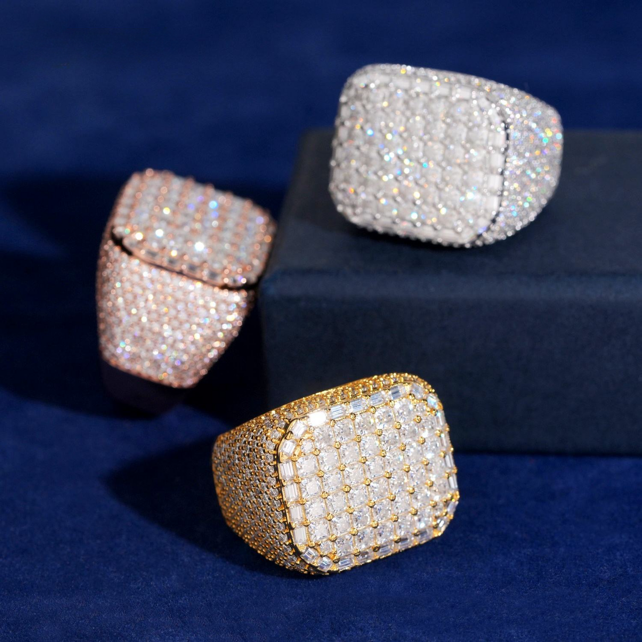 Anillo de diamantes cultivados de oro de 14k, diseño rectangular tipo baguette y pavé