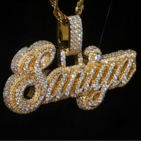 Colgante con nombre personalizado con diamante cultivado en laboratorio – Oro de 14k