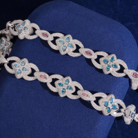 Collar Pavé de Trébol Floral Azul y Rosa – Oro de 14k