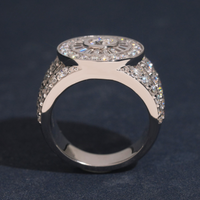 Anillo de diamantes cultivados de oro de 14k con halo de sol de triple fila