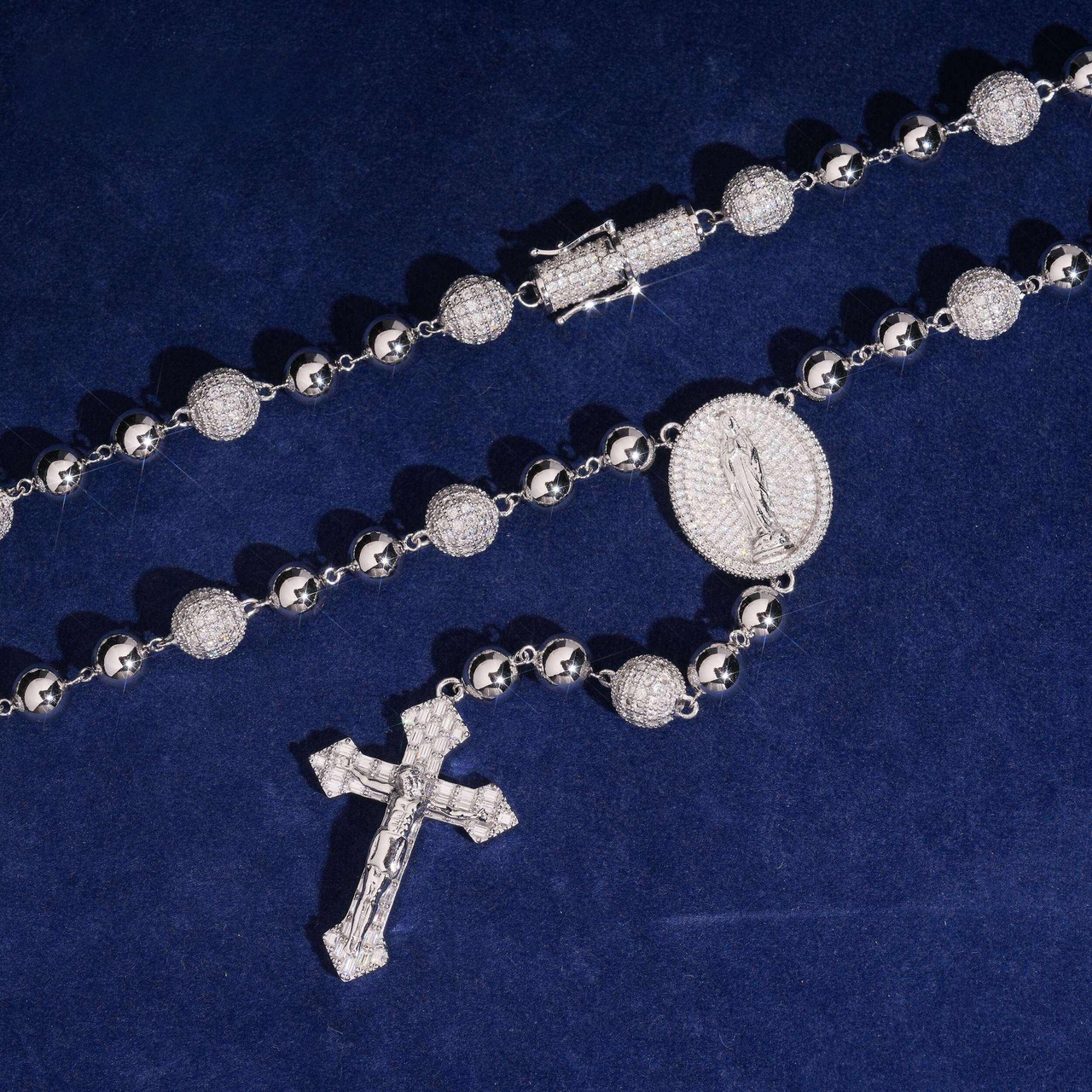 Collar Rosario de Bolas Pavé con Diamantes de Laboratorio – Oro de 14k