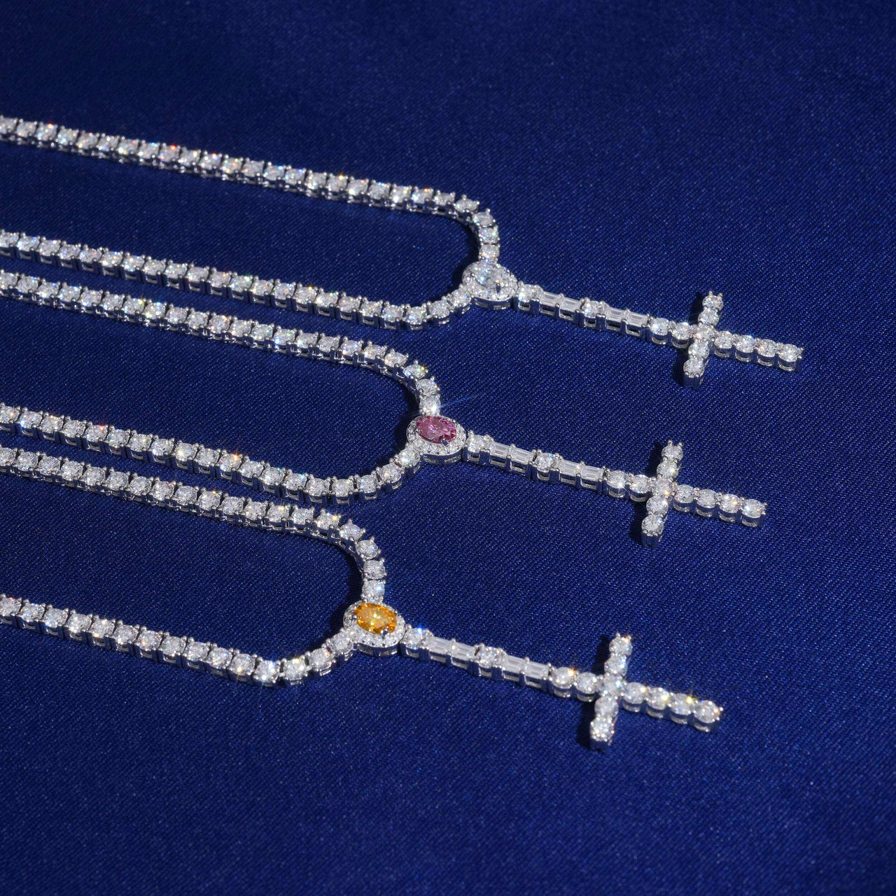 Cadena de tenis con colgante en cruz de circonitas, collar de diamantes de laboratorio – Oro de 14k