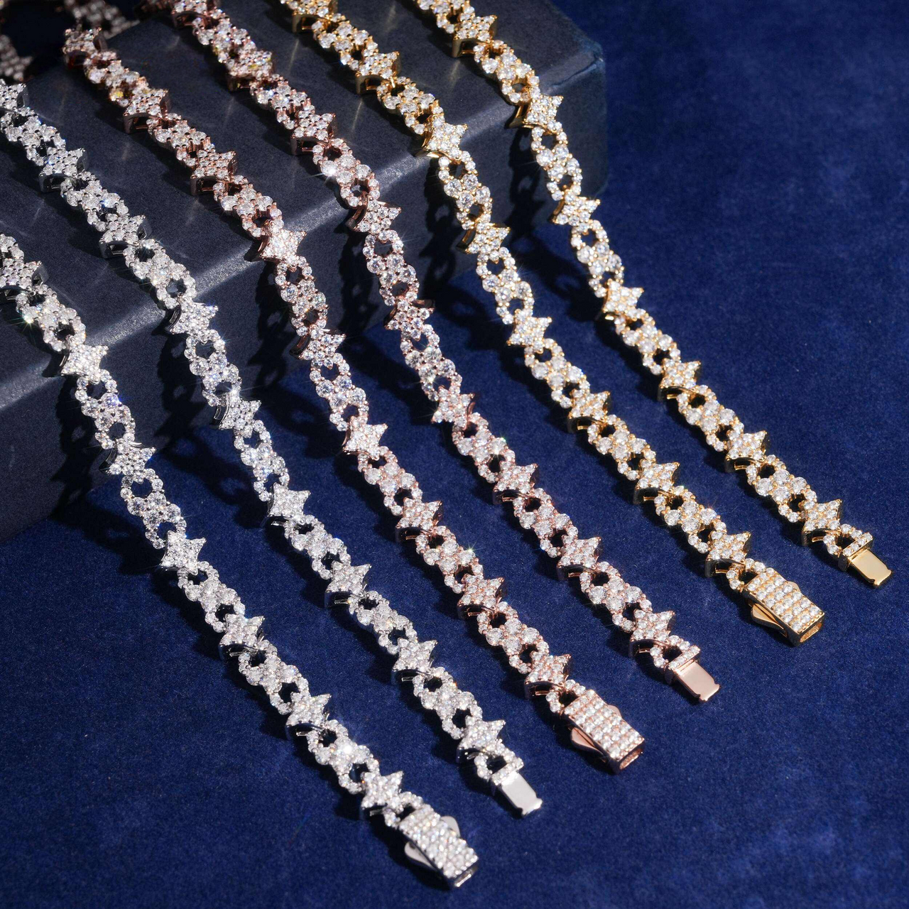 Collar Pavé de Eslabones Infinitos con Estrella – Oro de 14k