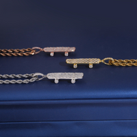 Colgante de patineta con diamante de laboratorio – Oro de 14k