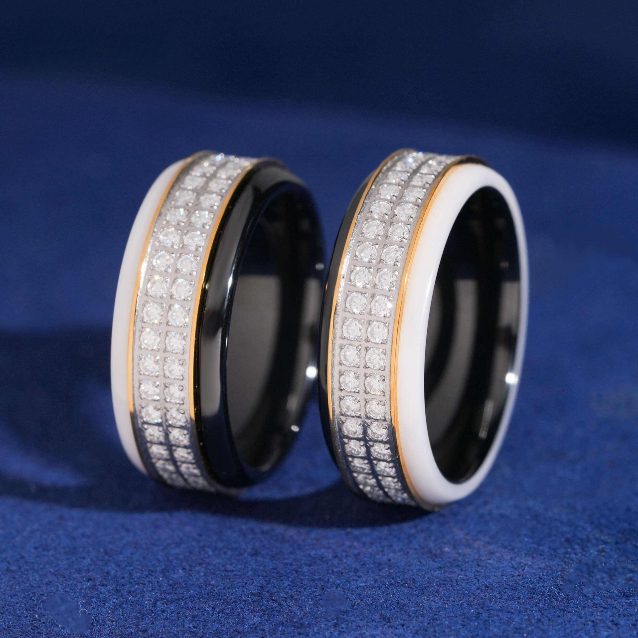Anillo de laboratorio con doble diamante eterno de cerámica en blanco y negro