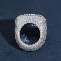Anillo de diamantes de laboratorio en oro de 14k con grupo de baguettes cuadrados