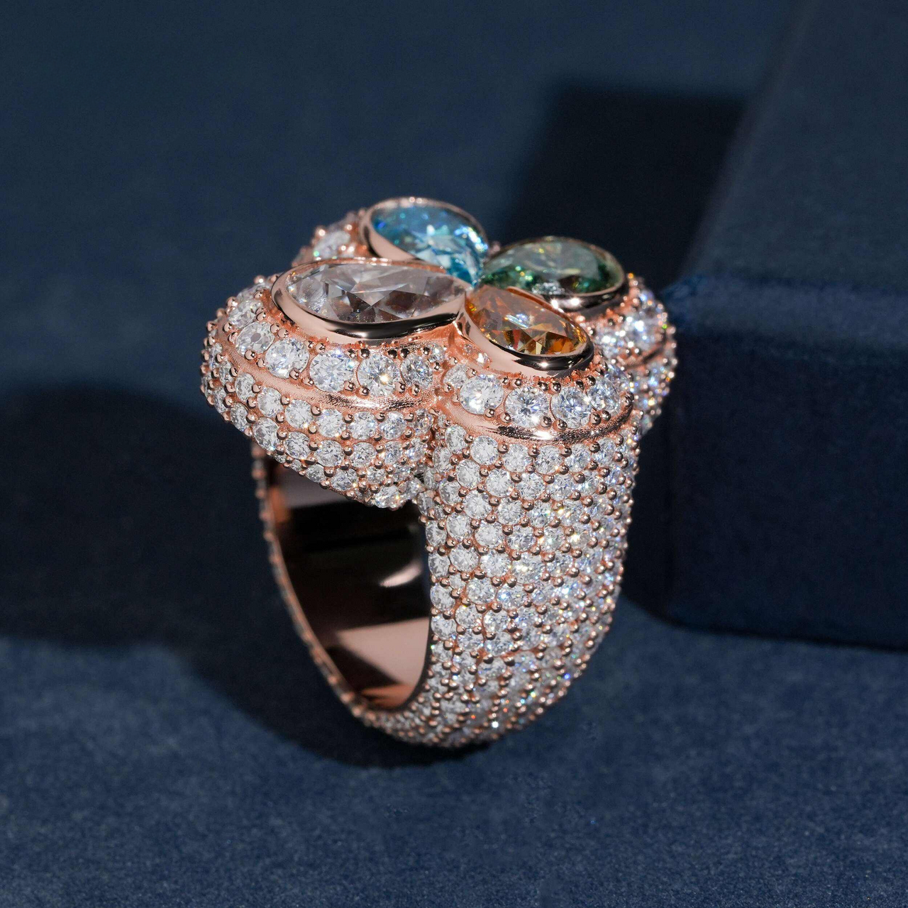 Anillo de diamantes de laboratorio trébol de cuatro hojas multicolor – Oro de 14k