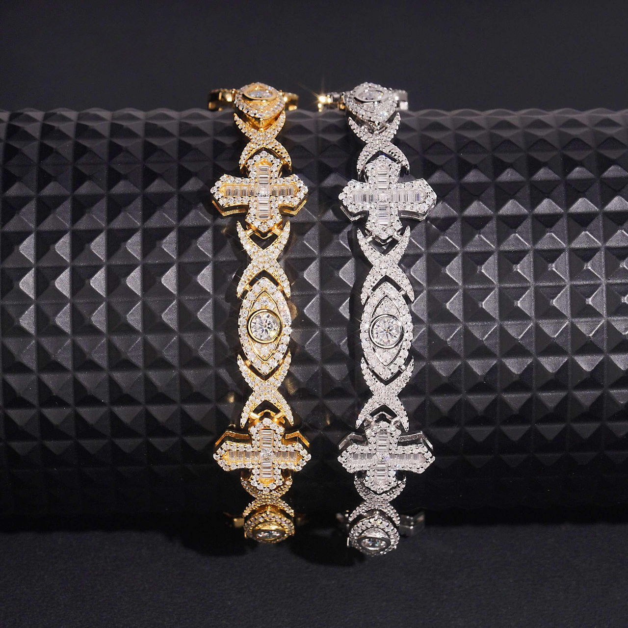 Pulsera Ojo Turco Cruz Baguette con Diamantes de Laboratorio – Oro de 14k