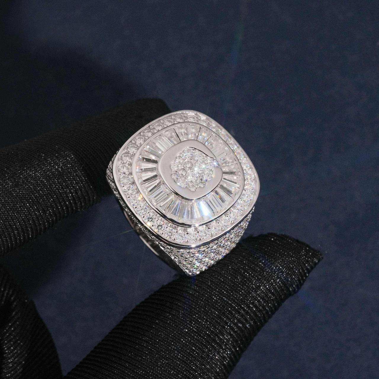 Anillo de Diamantes de Laboratorio Cuadrados en Cascada y Baguette – Oro de 14k