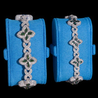 Pulsera con diamantes de laboratorio Marquise Clover Infinity verdes – Oro de 14k
