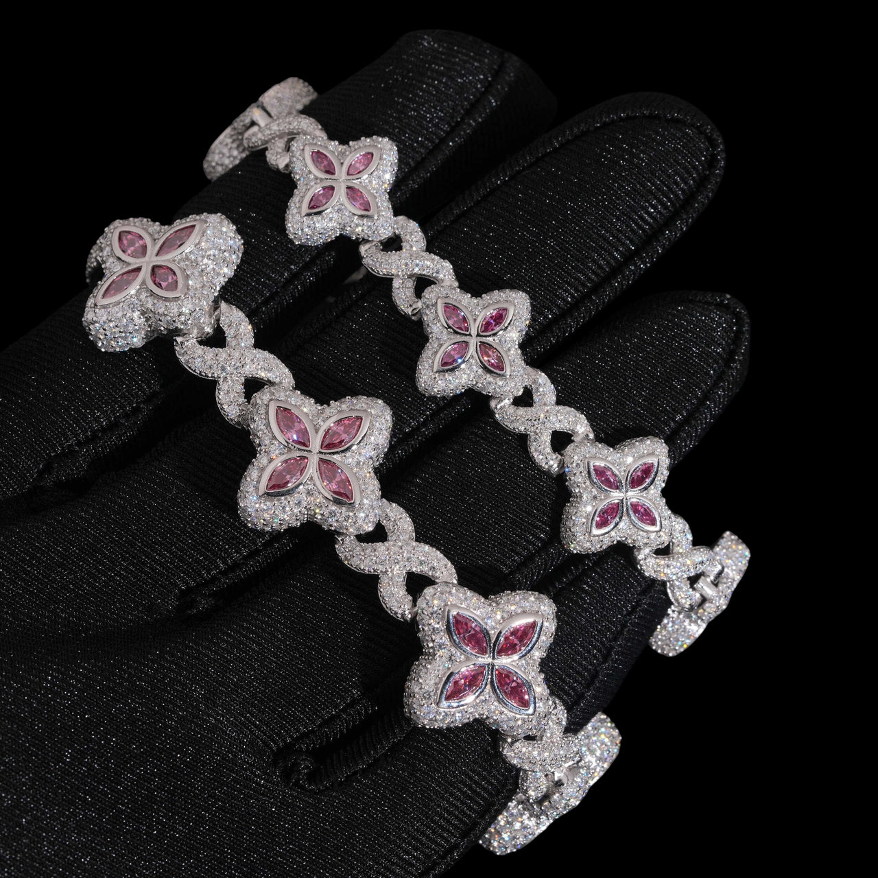Pulsera con diamantes cultivados infinitos de trébol marquesa rosa – Oro de 14k Moissanita