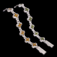 Pulsera trébol helado - Oro de 14k con diamantes VVS de laboratorio verdes y naranjas
