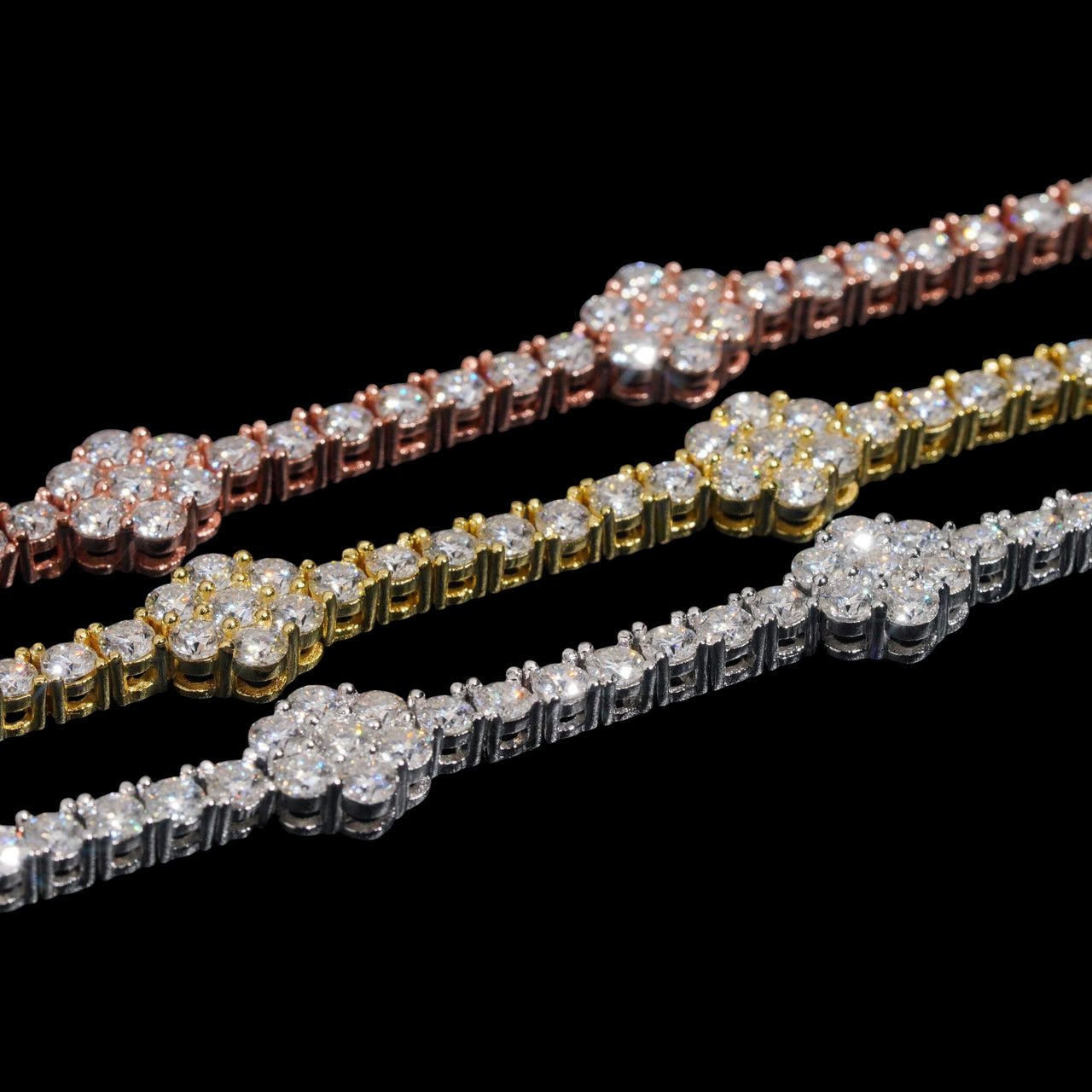 Pulsera de tenis con diamantes de laboratorio en forma de flor para mujer - Oro de 14k