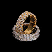 Anillo de eternidad de diamante cultivado con tres hileras festoneadas engastadas en pavé – Oro de 14k