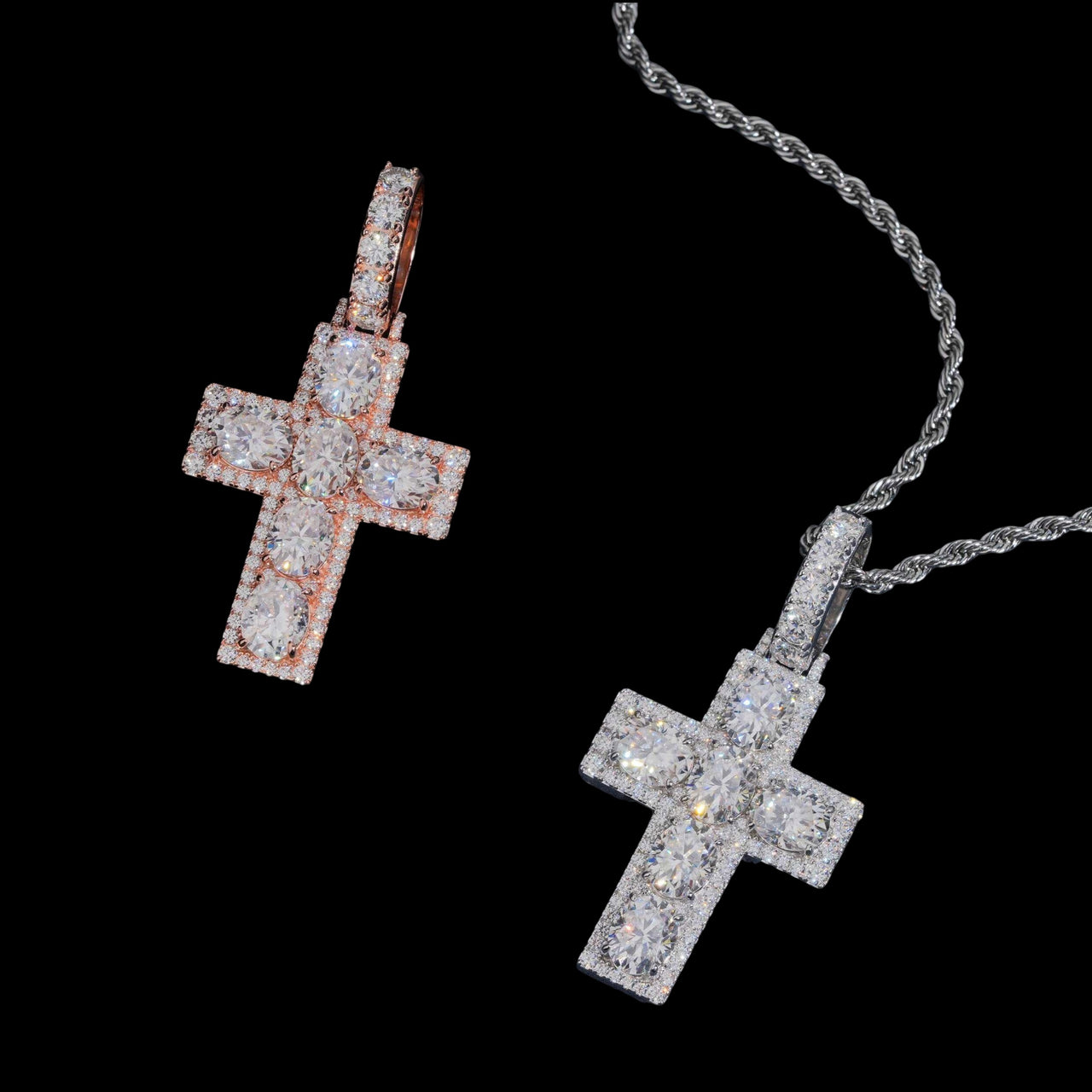 Colgante Puntero Cruz con Diamantes Creados en Laboratorio – Oro de 14k