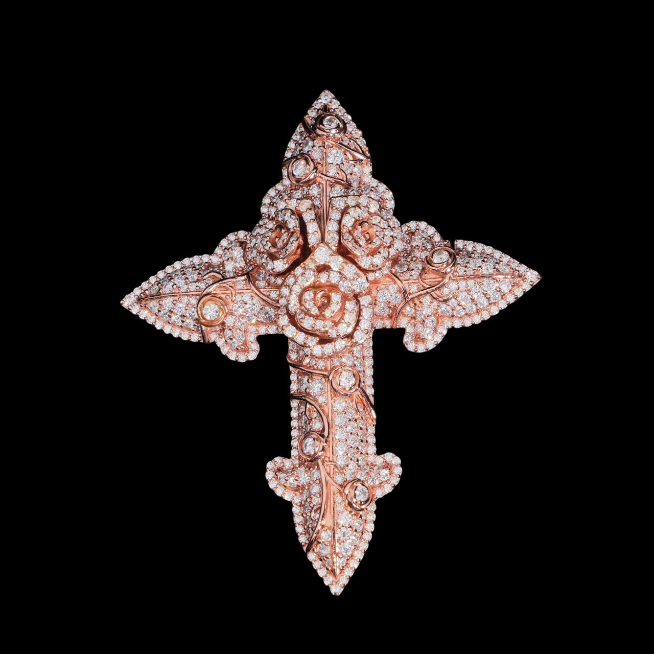 Colgante Cruz Rosa Recargada con Diamantes de Laboratorio – Oro de 14k
