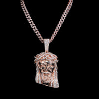 Colgante Jesús de Oro 14k con Diamantes de Laboratorio Pesado