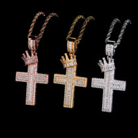 Colgante de Cruz Coronado con Diamantes de Laboratorio – Oro de 14k