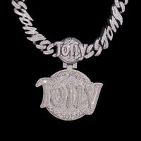 Colgante circular personalizado pesado con diamantes de laboratorio – Oro de 14k