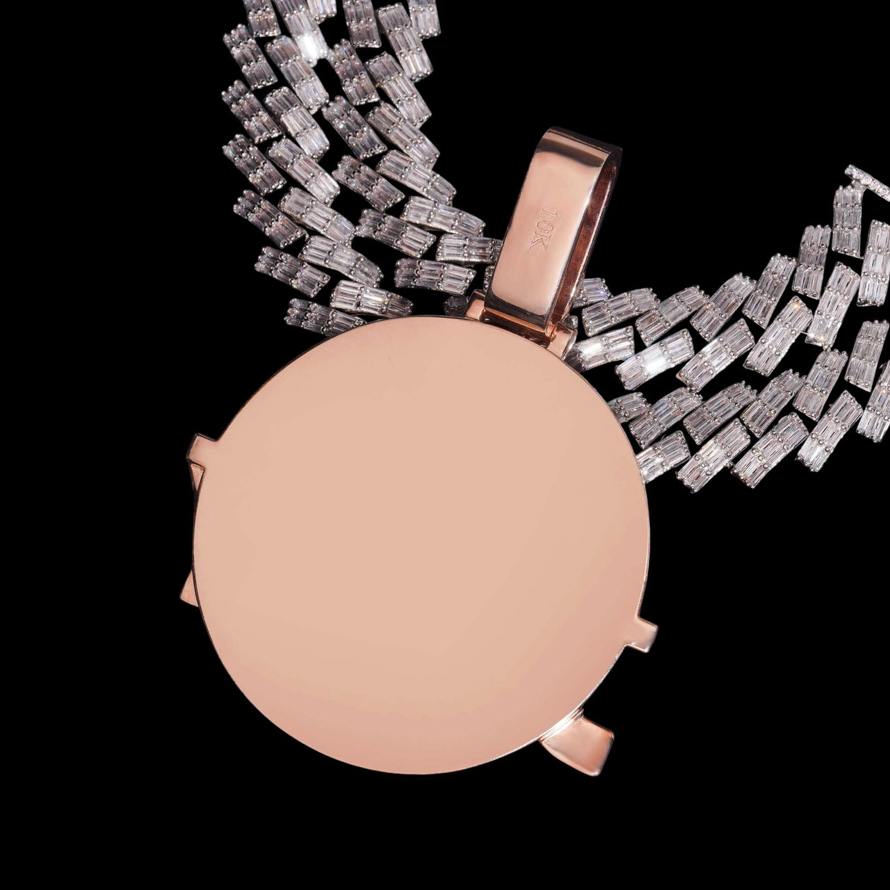 Colgante de Medallón Redondo Personalizado Pesado de 2.5 Pulgadas con Diamante de Laboratorio – Oro de 14k