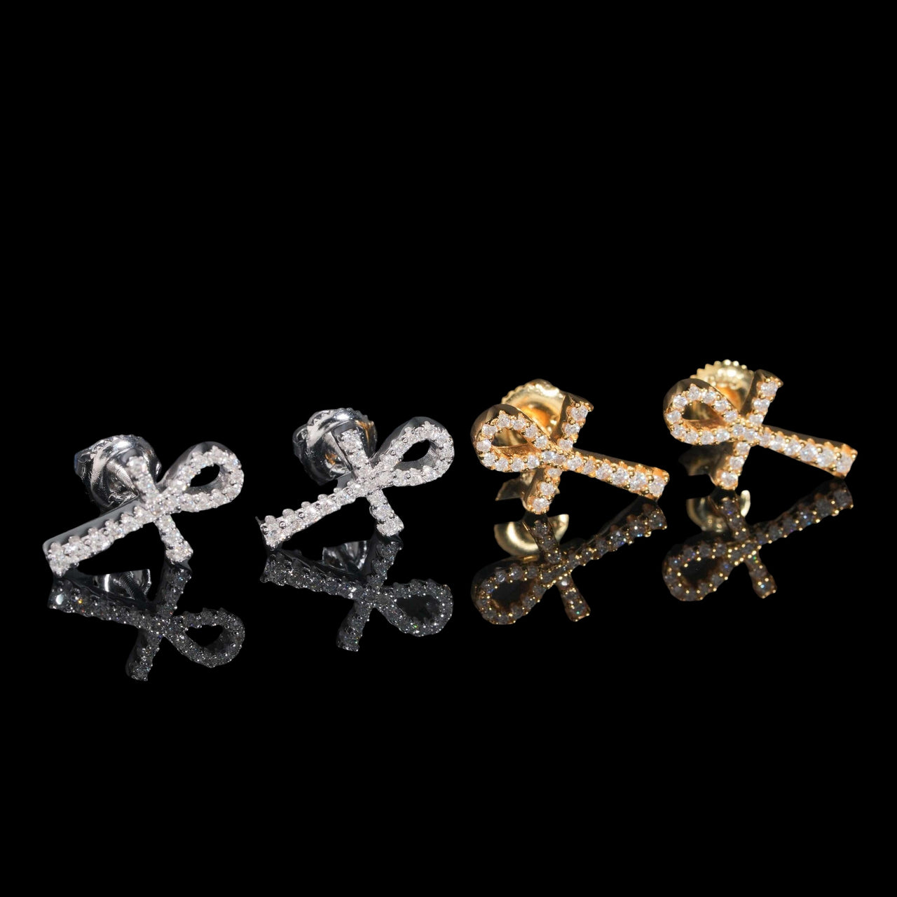 Pendientes Ankh Pavé con Diamantes de Laboratorio – Oro de 14k
