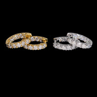 Aretes de aro de pavé de una sola fila con diamantes creados – Oro de 14k