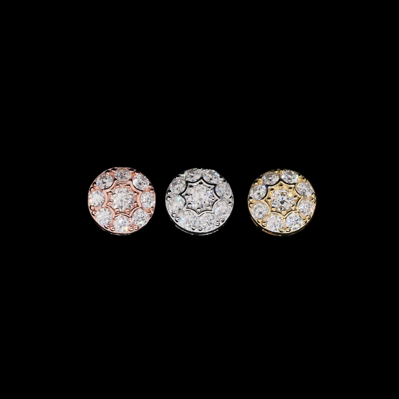 Pendientes de Botón con Diseño Floral Redondo y Pavé de Diamantes de Laboratorio - Oro de 14k